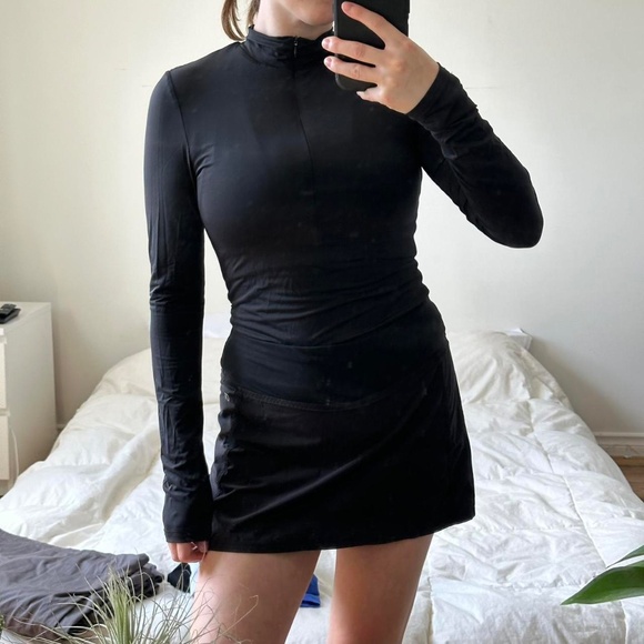 Black long sleeve athletic zip-up - Picture 4 of 8